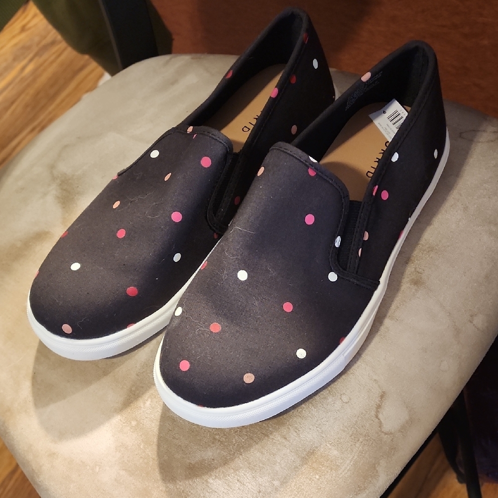Torrid Black Slip-On Sneakers with Pink and White Dots 9WW